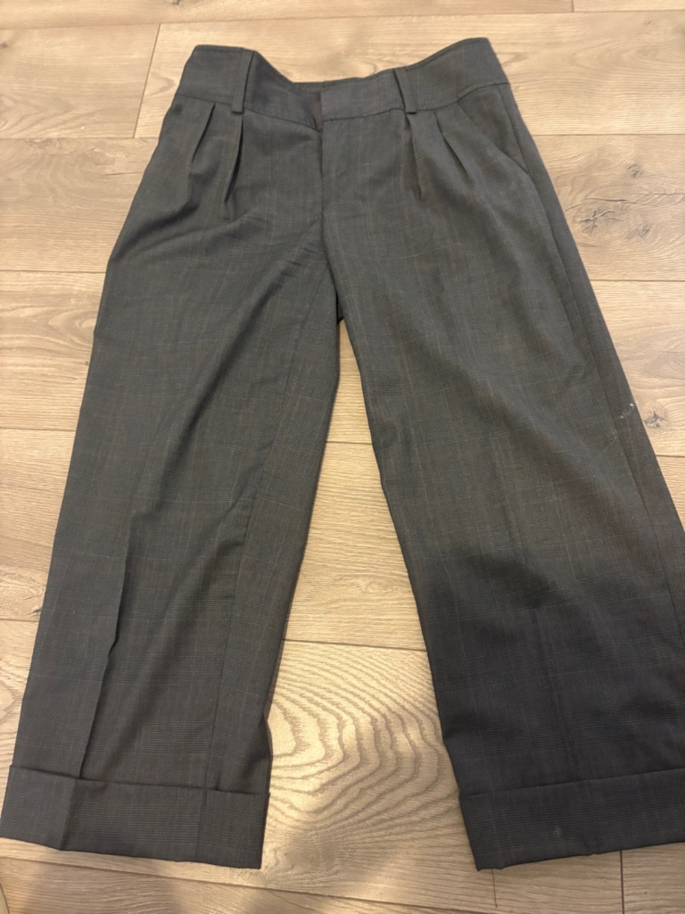 BANANA REPUBLIC GREY GAUCHOS.  Size 4.